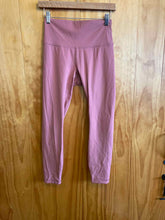 Load image into Gallery viewer, Size 6 Lululemon Dusty Pink Women's Leggings
