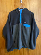 Load image into Gallery viewer, Size Medium Patagonia Men's Fleece
