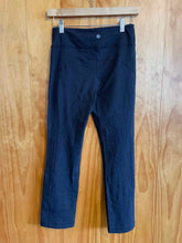 Load image into Gallery viewer, Size 6 Lululemon Black Women&#39;s Leggings
