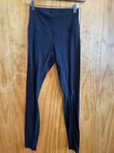 Load image into Gallery viewer, Size 4 Lululemon Black Women's Leggings
