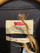 Load image into Gallery viewer, Size XL Fjall Raven Men&#39;s Long Sleeve Shirt
