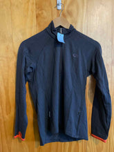 Load image into Gallery viewer, Size Medium Icebreaker Black Women's Long Sleeve Shirt

