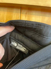 Load image into Gallery viewer, Size XXL The North Face Black Women&#39;s Capris
