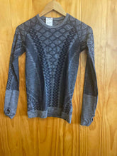Load image into Gallery viewer, Lululemon Black Women's Long Sleeve Shirt
