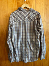 Load image into Gallery viewer, Size XL Columbia Men's Long Sleeve Shirt
