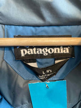 Load image into Gallery viewer, Women Size L Patagonia Blue Women&#39;s Jacket
