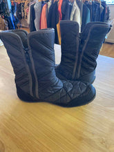 Load image into Gallery viewer, Unisex Columbia Black Boots
