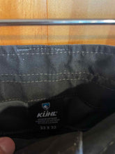 Load image into Gallery viewer, Size 33x32 Kuhl Men's Pants
