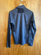 Load image into Gallery viewer, Size S The North Face Men&#39;s Long Sleeve Shirt
