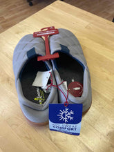 Load image into Gallery viewer, Women's DearFoams Gray Slippers
