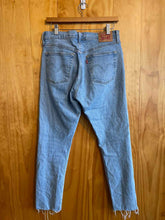 Load image into Gallery viewer, Size 29 Levi Denim Women's Jeans
