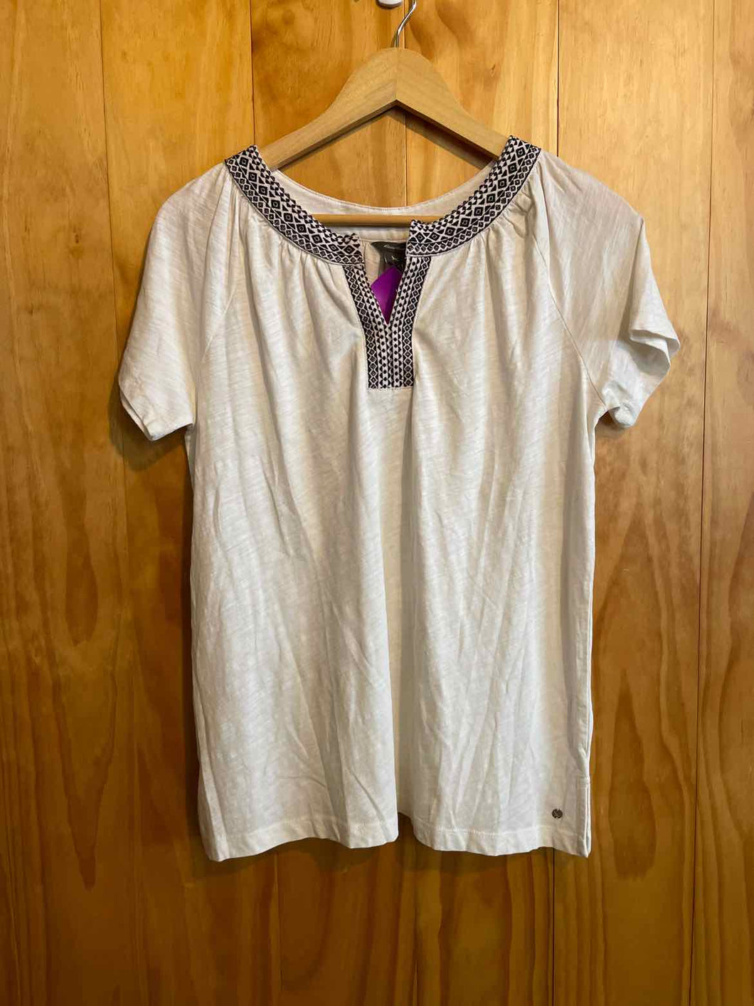 Size XS Eddie Bauer Cream Women's Short Sleeve Shirt