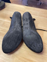 Load image into Gallery viewer, Black Diamond Shoes
