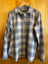 Load image into Gallery viewer, Size Large Pendleton Men's Flannel
