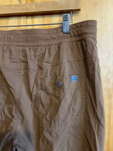 Load image into Gallery viewer, Size L LL Bean Brown Women&#39;s Pants
