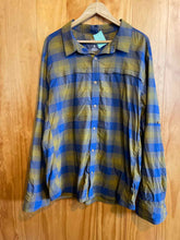 Load image into Gallery viewer, Size XL REI Men's Flannel
