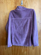 Load image into Gallery viewer, Size M Patagonia Magenta Women&#39;s Fleece Sweatshirt
