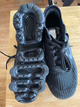 Load image into Gallery viewer, Nike Shoes
