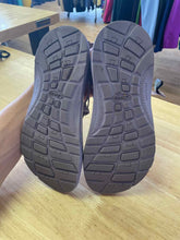 Load image into Gallery viewer, Shoe Size 6 Chaco Purple Sandals
