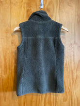 Load image into Gallery viewer, Size M The North Face Green Women&#39;s Vest
