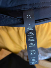 Load image into Gallery viewer, Size Large Filson Men's Shorts
