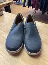 Load image into Gallery viewer, 42 Dansko Men's Shoes
