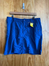 Load image into Gallery viewer, Size 14 Royal Robbins Blue Skirt
