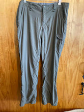 Load image into Gallery viewer, Size 16 Duluth Trading Co. Green Women's Hiking Pants
