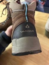 Load image into Gallery viewer, Shoe Size 10.5 vasque Brown Boots
