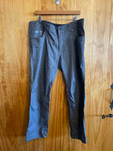 Load image into Gallery viewer, Size 38x30 Kuhl Men&#39;s Pants
