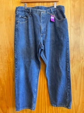 Load image into Gallery viewer, Size 40 Wrangler Men's Jeans

