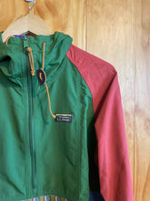 Load image into Gallery viewer, Women Size Medium LL Bean Multi-Color Women's Light Jacket
