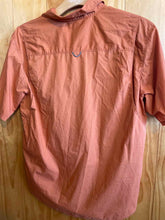 Load image into Gallery viewer, Size Large Columbia Men's Short Sleeve Shirt
