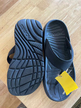 Load image into Gallery viewer, 8 Hoka Men's Sandals
