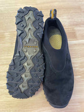 Load image into Gallery viewer, Shoe Size 9.5 Merrell Black Shoes
