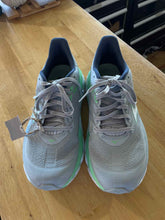 Load image into Gallery viewer, Shoe Size 8.5 Mizuno Grey Running Shoes
