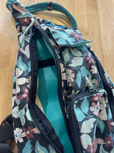 Load image into Gallery viewer, Kavu Travel Bag
