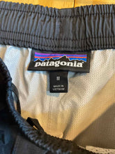 Load image into Gallery viewer, Size Medium Patagonia Black Women&#39;s Rain Pants
