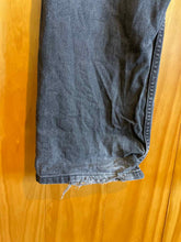 Load image into Gallery viewer, Size 36 Levi Men's Jeans
