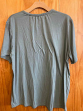 Load image into Gallery viewer, Size 3XL UNRL Men's Short Sleeve Shirt
