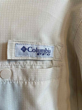 Load image into Gallery viewer, Size Medium Columbia Men's Long Sleeve Shirt
