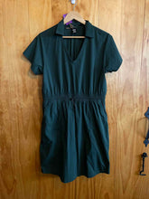 Load image into Gallery viewer, Size Large REI Green Dress
