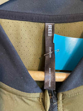 Load image into Gallery viewer, Size M REI Windbreaker
