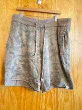 Load image into Gallery viewer, Size Large Wonder Wall Men's Shorts
