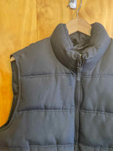 Load image into Gallery viewer, Size L Old Mill Men's Vest
