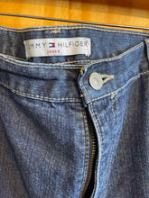 Load image into Gallery viewer, Size 16 Tommy Hilfiger Blue Women's Jeans
