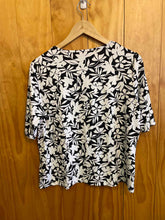 Load image into Gallery viewer, Size XL Lands End Black and White Women's Misc. Swimwear
