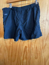 Load image into Gallery viewer, Size Large Columbia Black Women's Shorts
