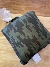 Load image into Gallery viewer, Brielle Home Sleeping Bag
