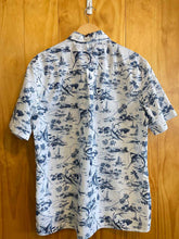 Load image into Gallery viewer, Size Large Chaps Men's Short Sleeve Shirt
